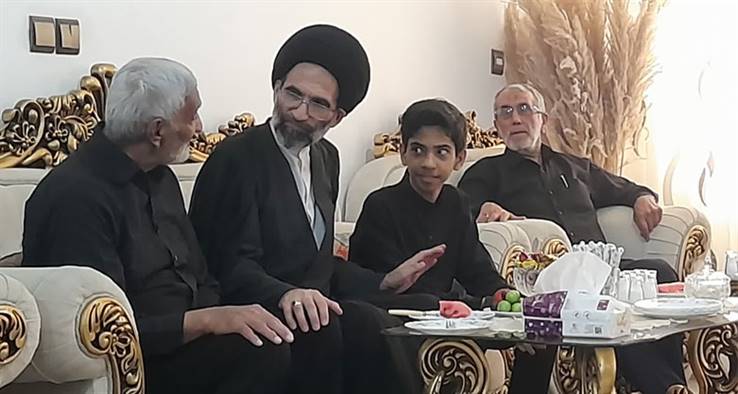 دیدار نماینده ولی فقیه در منطقه و امام جمعه کاشان با خانواده معزز شهدا و جانبازان