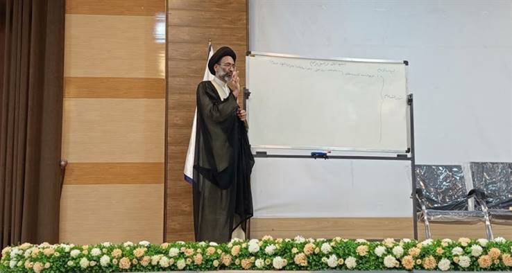 جایگاه رفیع معلم و مادر، تجلی عالی‌ترین درجات بخشندگی و جهاد است