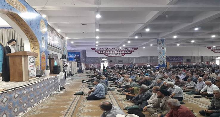 امام جمعه کاشان : با ایمان به بزرگ بودن خداوند همه قدرت ها نزد انسان کوچک می شوند