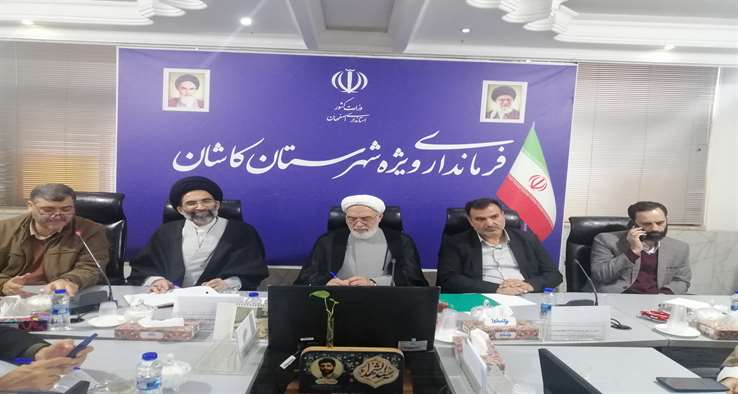 امام جمعه کاشان: بهترین و مهمترین سلاح در مقابل جبهه شیطان و دشمن، بصیرت است