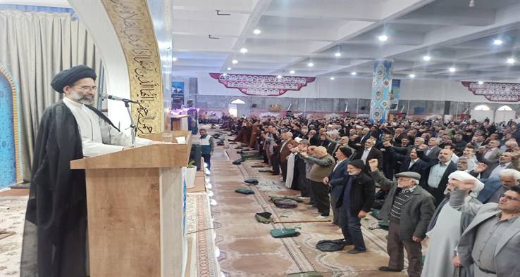 امام جمعه کاشان : صحبت جاهلانه، رفتن انسان تا مرز بدعت که خواست شیطان است را به دنبال دارد/ هدف. شیطان بی آبرو کردن انسان است