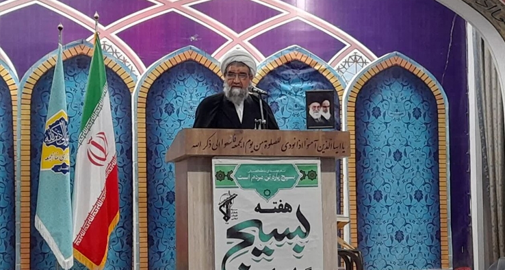 پیام شهدا استقامت و دفاع از ارزش‌ها است