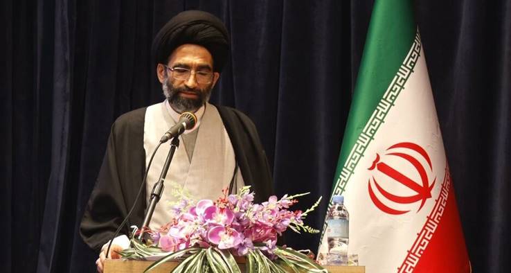 بیانیه گام دوم در حلقه‌های صالحین بازخوانی شود