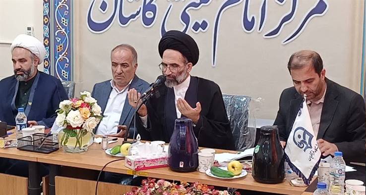 حضور نماینده مقام معظم رهبری در منطقه کاشان در جلسه دانشگاه فرهنگیان کاشان