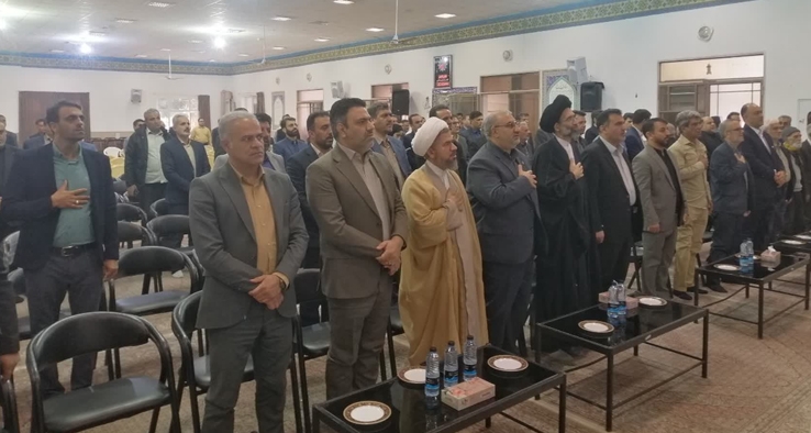 حضور نماینده ولی‌فقیه در منطقه و امام جمعه کاشان در جلسه شورای اداری شهرستان