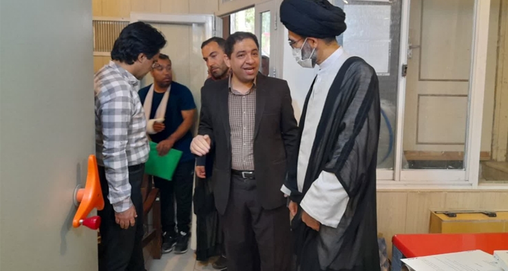 حضور امام جمعه کاشان در پزشکی قانونی شهرستان کاشان
