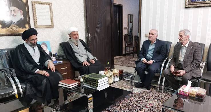 دشمن با پایگاه‌های دین به‌ویژه مساجد سرِ ستیز دارد