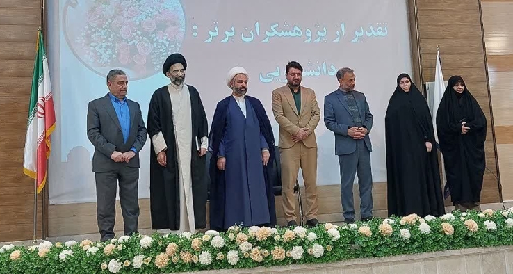 روش سخت‌کوشی تحصیل در حوزه را باید در دانشگاه پیاده کرد