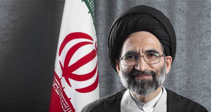 ترویج نماز در مدارس و دانشگاه ها موجب تقویت دینداری جامعه می شود