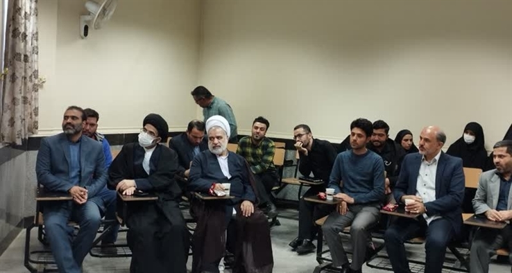 حضور نماینده مقام معظم رهبری در منطقه و امام جمعه کاشان در دانشگاه پیام نور کاشان به مناسبت روز دانشجو