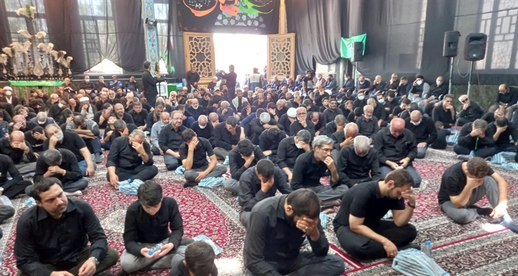 مراسم عزاداری عاشورای حسینی با حضور نماینده مقام معظم رهبری در منطقه و امام جمعه کاشان 