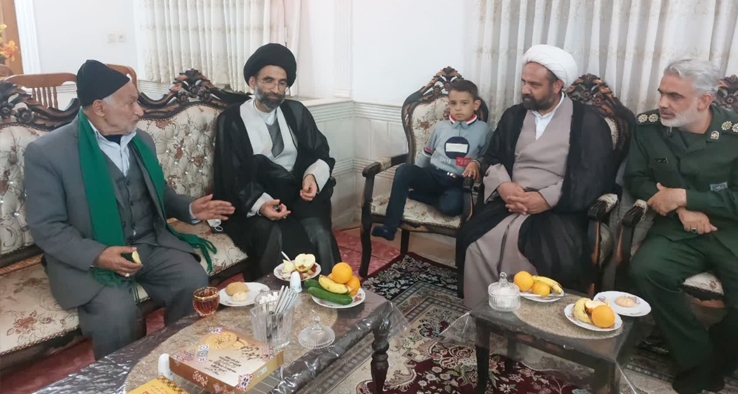 حضور امام جمعه کاشان در منزل شهیدان ناصری نژاد