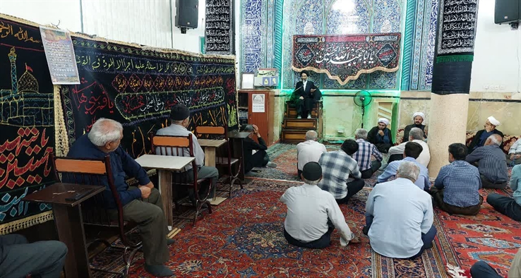 اقامه نماز جماعت و سخنرانی در مسجد صاحب الزمان عج شهرستان بوین میاندشت